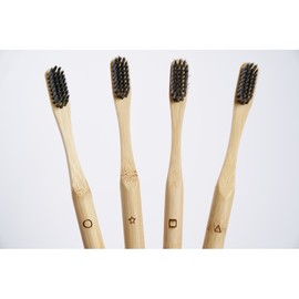 Thumb cepillo dental de bambu con carbon activo caja 4 unidades